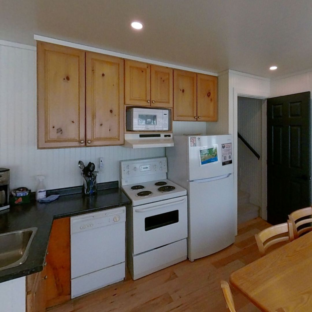 cottage 10 kitchen