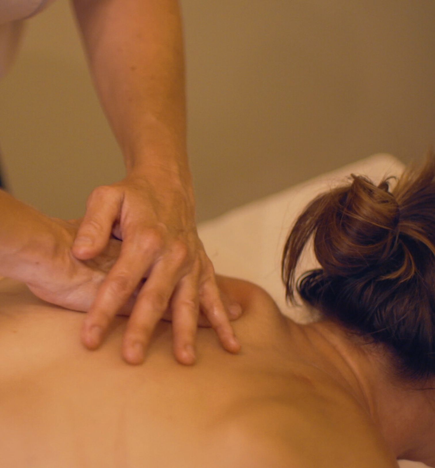 giving spa massage